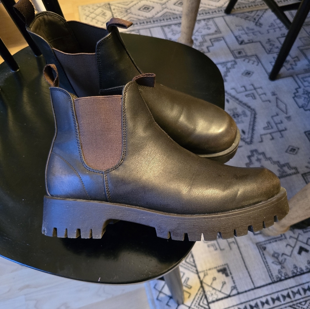 Universal Thread Boots - Picture 2 of 4